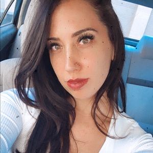 Meet your Posher, Christina